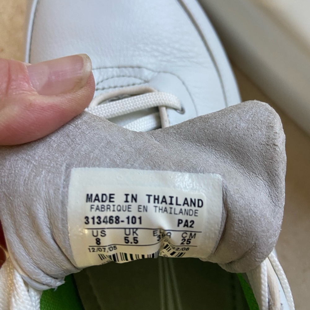 Nike White and Gray Sport golf shoes - Picture 3 of 6